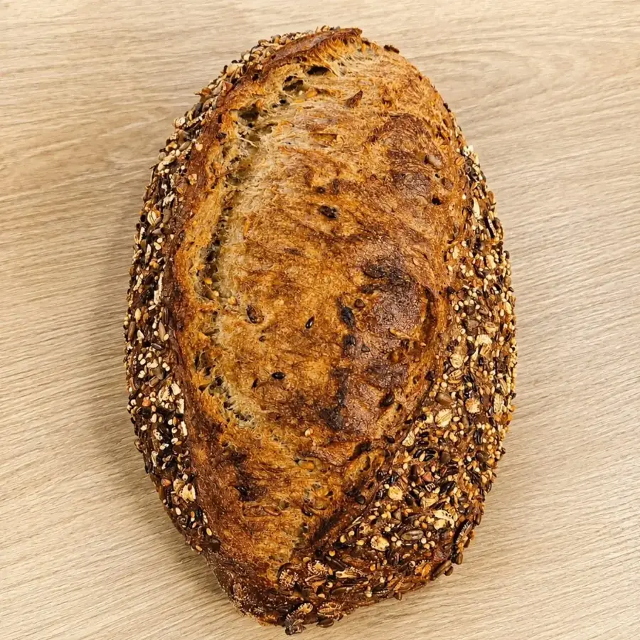 Pain artisanal aux graines de la Boulangerie Maxime Rey à Roquefort